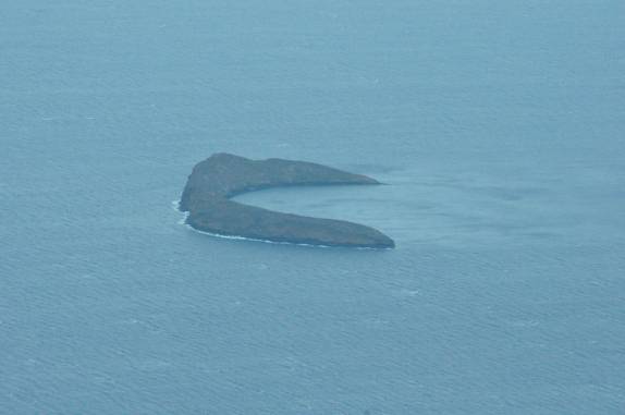 A cratera semi-submersa de Molokini, na costa de Maui, no Havaí